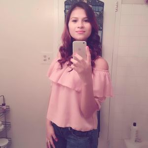 Meet your Posher, Daniela